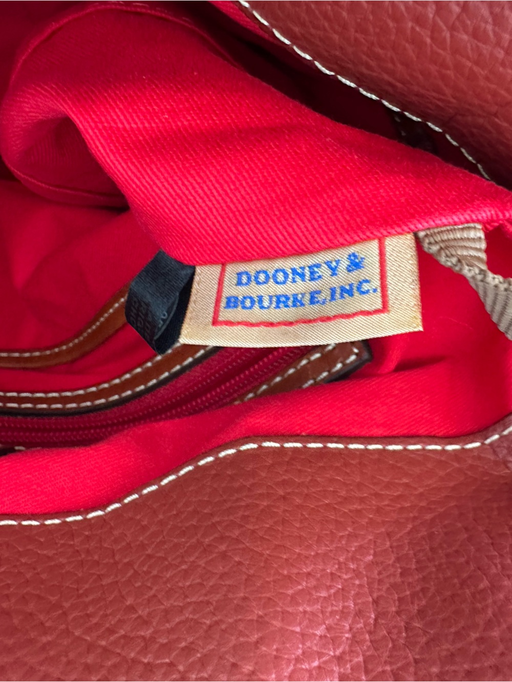 💐 Dooney & Bourke Red Pebble Grain Leather Tassel Shoulder Bag. J12526577 - Picture 11 of 14